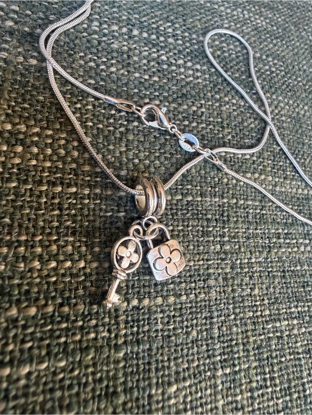 Stainless steel Key & Lock Pendant Necklace - Silver